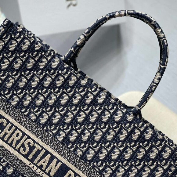 Dior Book Tote Large - Picture 4 of 8